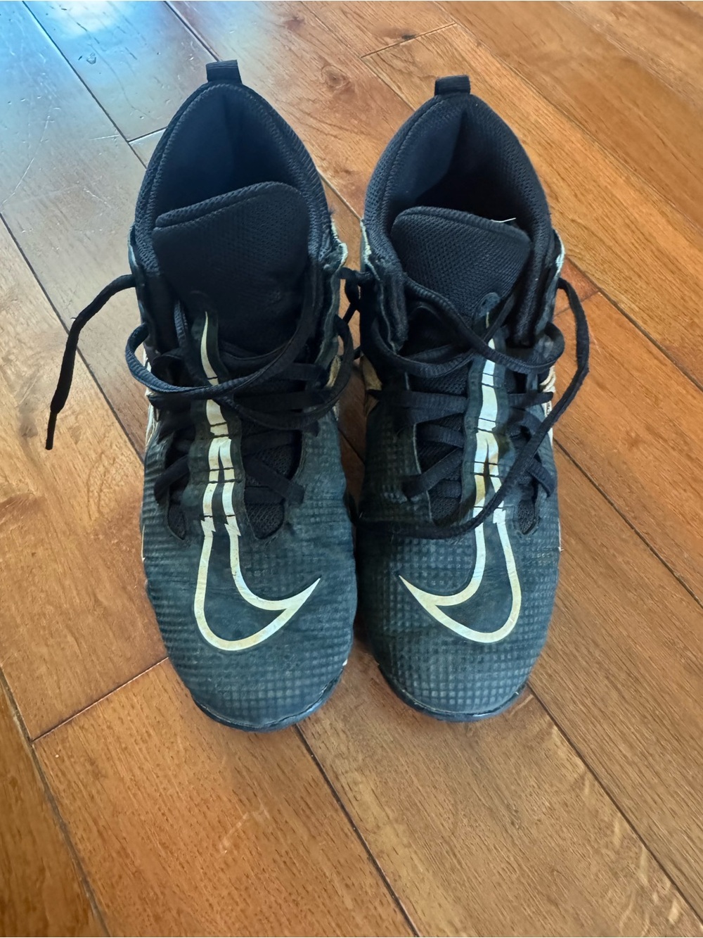 Nike Black and White Athletic Shoes - Youth Size 4.5Y